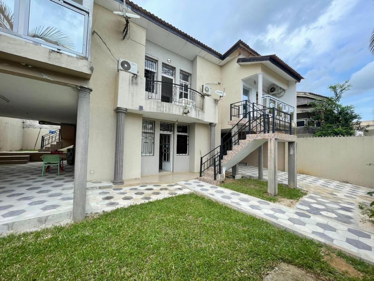 Residences Hotels Sejours Affaires Abidjan Bagian luar foto