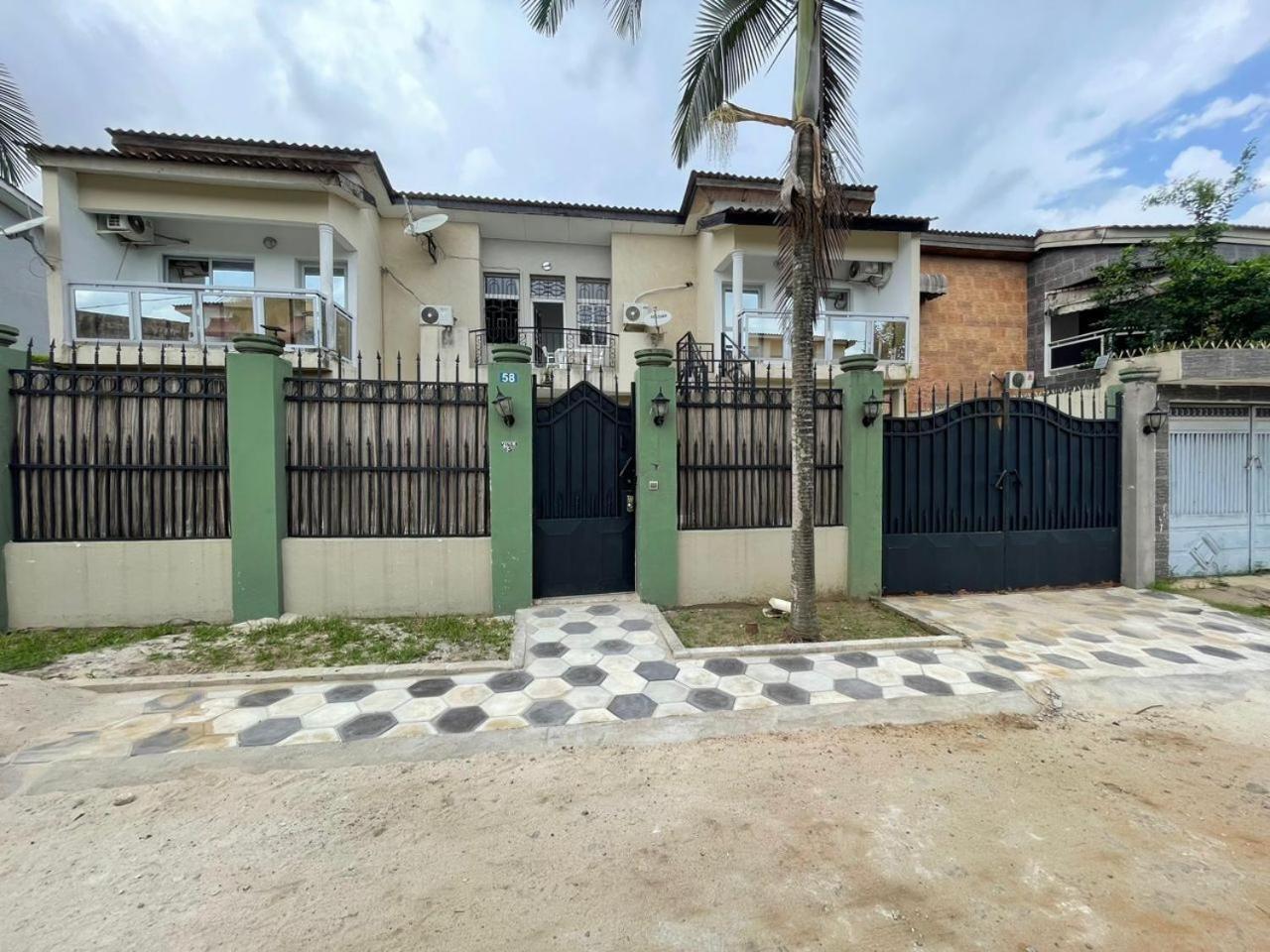 Residences Hotels Sejours Affaires Abidjan Bagian luar foto
