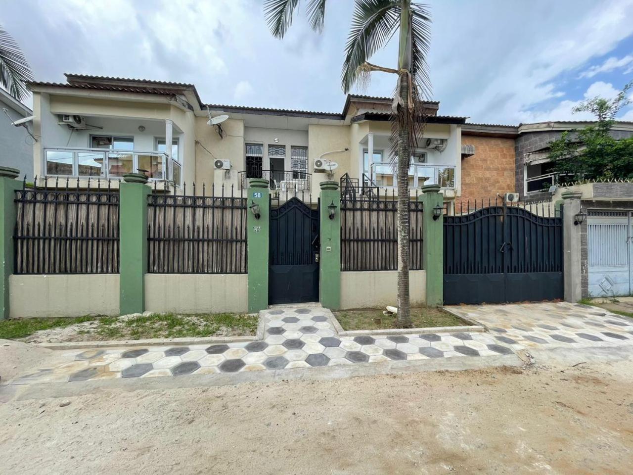Residences Hotels Sejours Affaires Abidjan Bagian luar foto