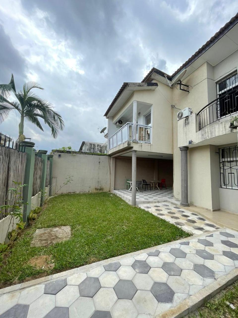 Residences Hotels Sejours Affaires Abidjan Bagian luar foto