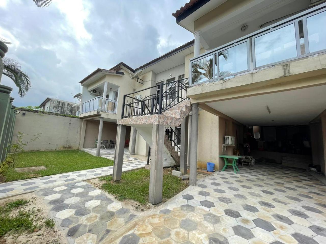 Residences Hotels Sejours Affaires Abidjan Bagian luar foto